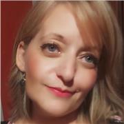 Soy instructora de yoga y doy clases particulares o en grupo. Técnicas de respiración, meditaciónes unido a clases de yoga adaptadas a la persona, circunstancias. Para que pueda ponerlas en práctica en su día a día